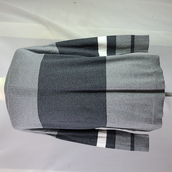 a.n.a Colorblock Sweater - Picture 5 of 13